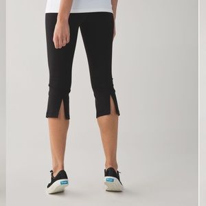 Lululemon gather and crow crop II